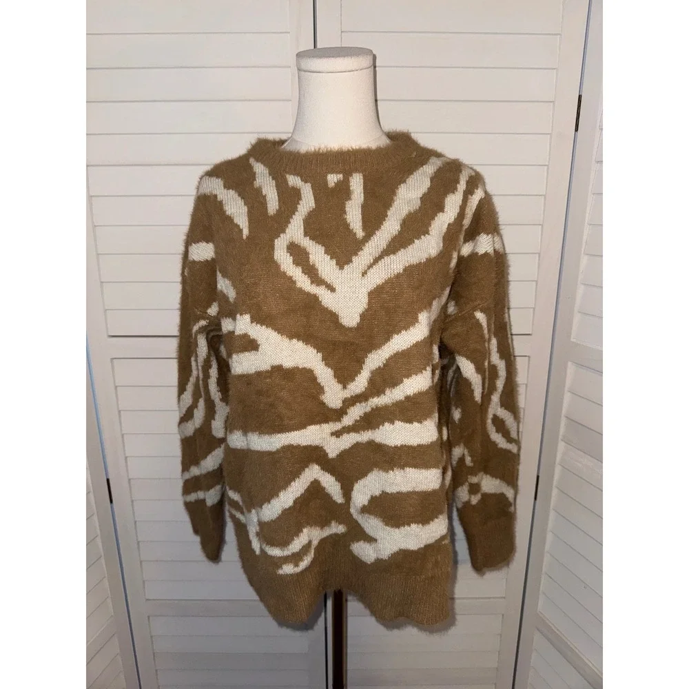 ENTRO Women's Medium Fuzzy Zebra Print Long Sleeve Sweater